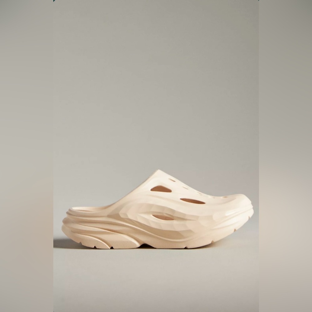 ▪️NWT Hoka Ora Recovery Mules in Vanilla